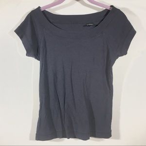 Dark blue scoop neck t w/ wide hem